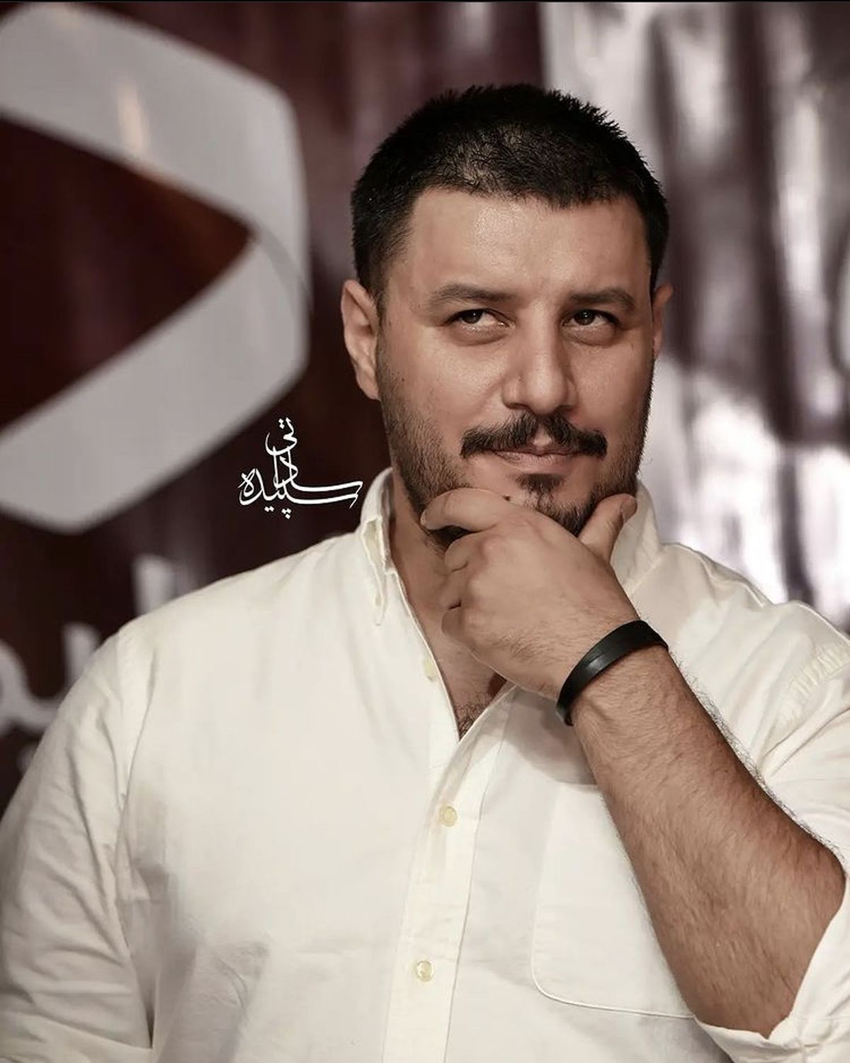ژست عجیب جواد عزتی + عکس