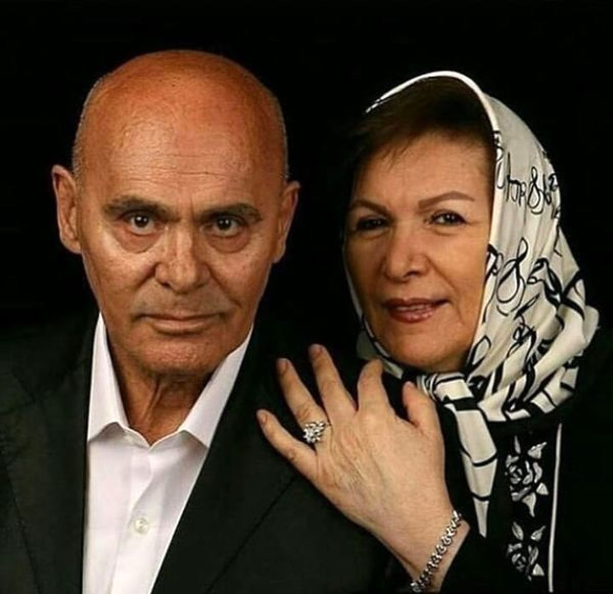 عکس سوپراستار دهه شصت در کنار همسرش