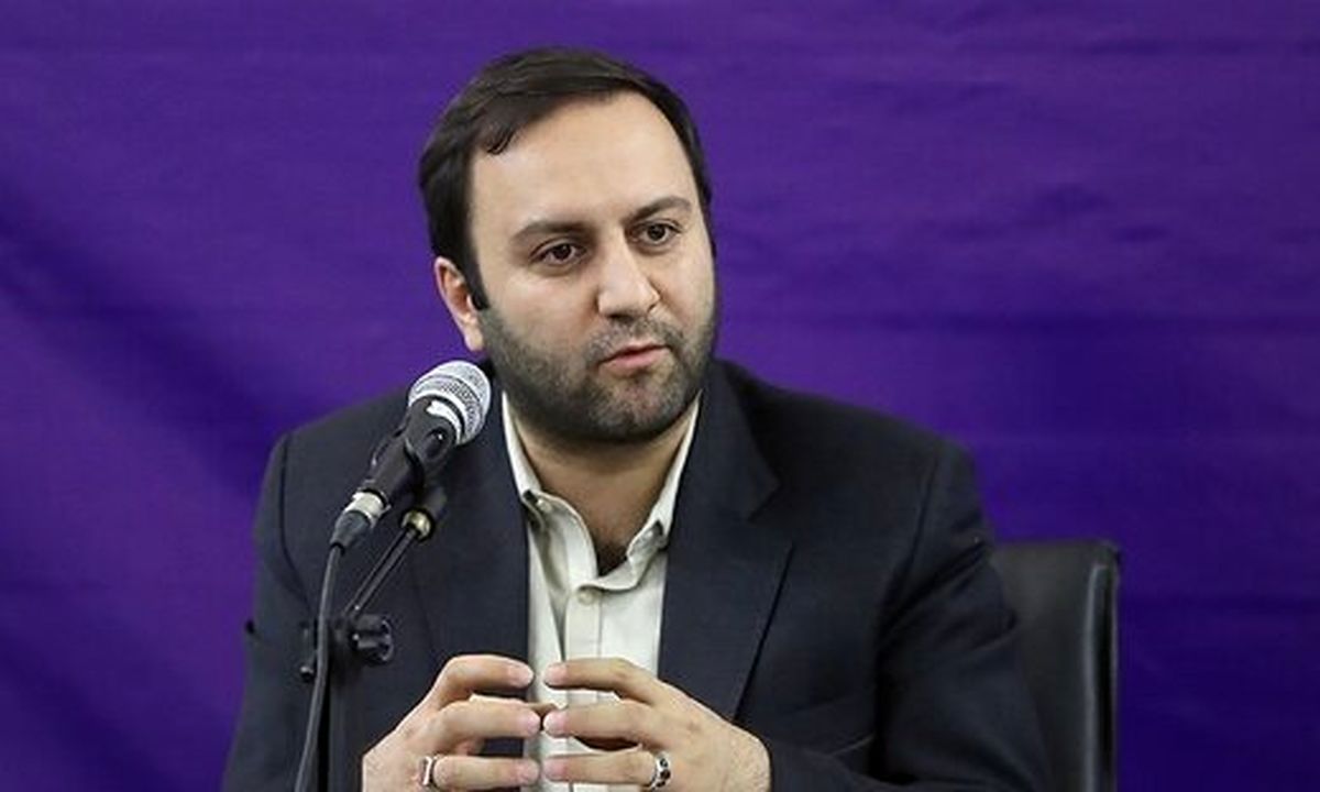 گپی با پیرهادی؛ از غیبت ناطق‌ تا حضور پررنگ زنان در لیست اصولگرایان