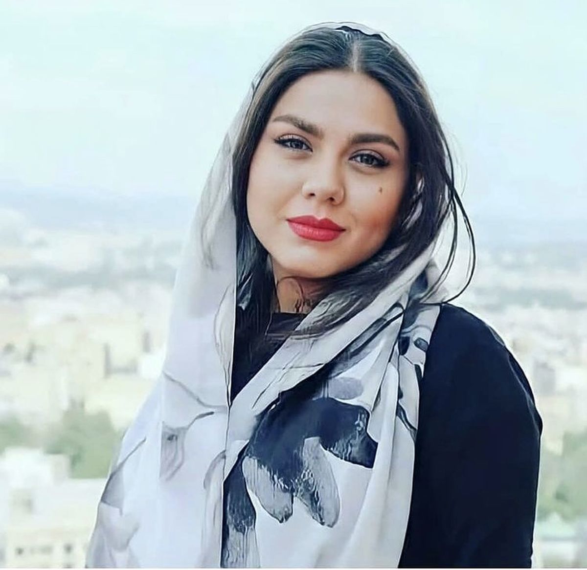 بازیگر آوای باران با ظاهری گریم نشده + عکس