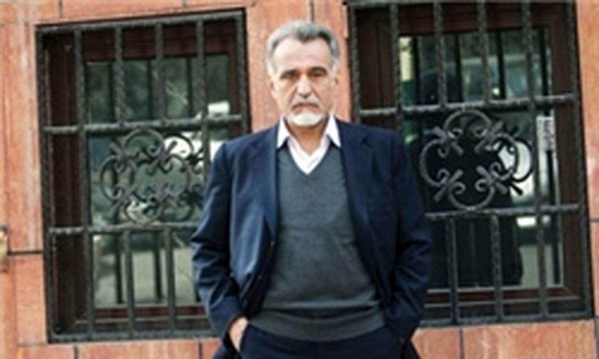 خرم: می‌توان کنار آقای روحانی یک نفر را در صحنه داشت