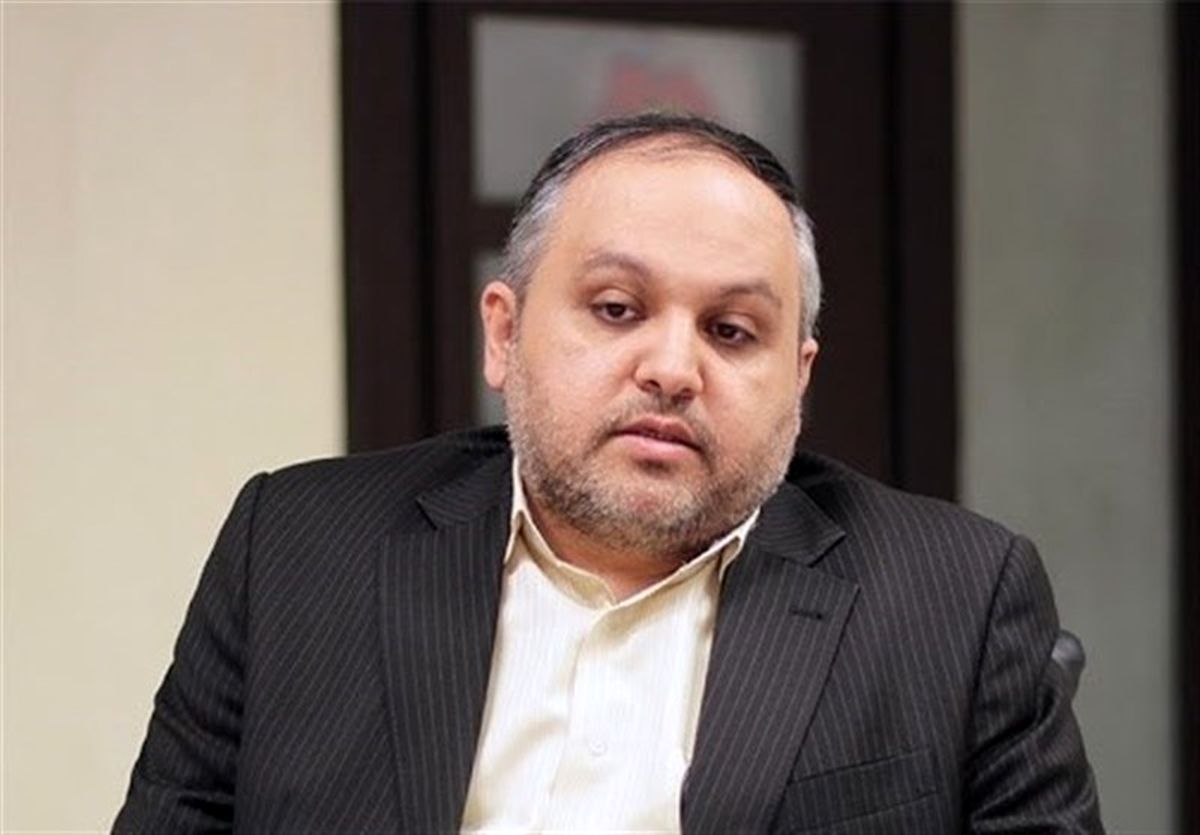 توصیه یک فعال بورس؛ سهامداران عدالت، روش غیرمستقیم را انتخاب کنند/ سهام عدالت خود را پس‌انداز کنید
