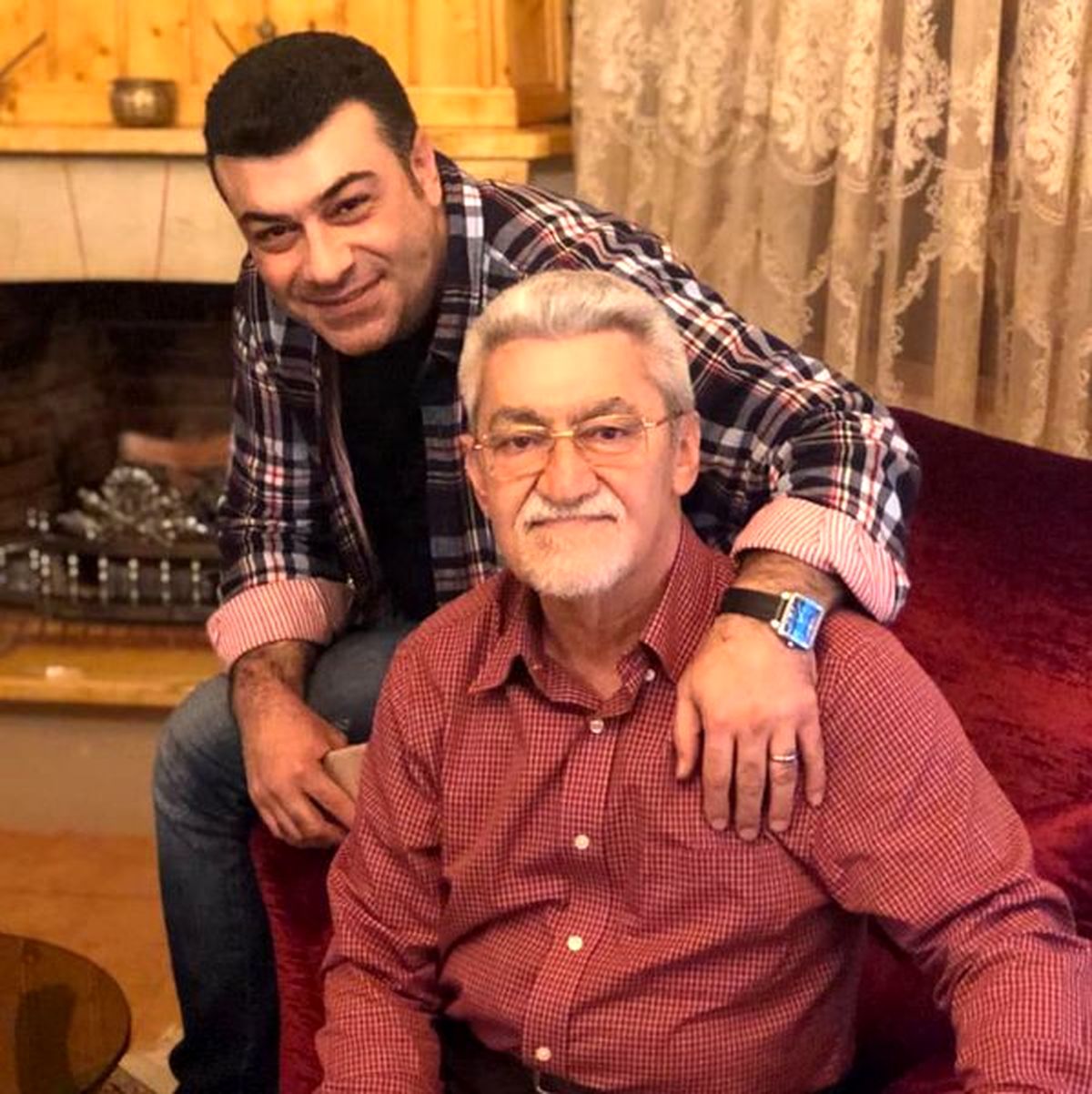 گوینده خبر مشهور در کنار پدر عزیزش + عکس