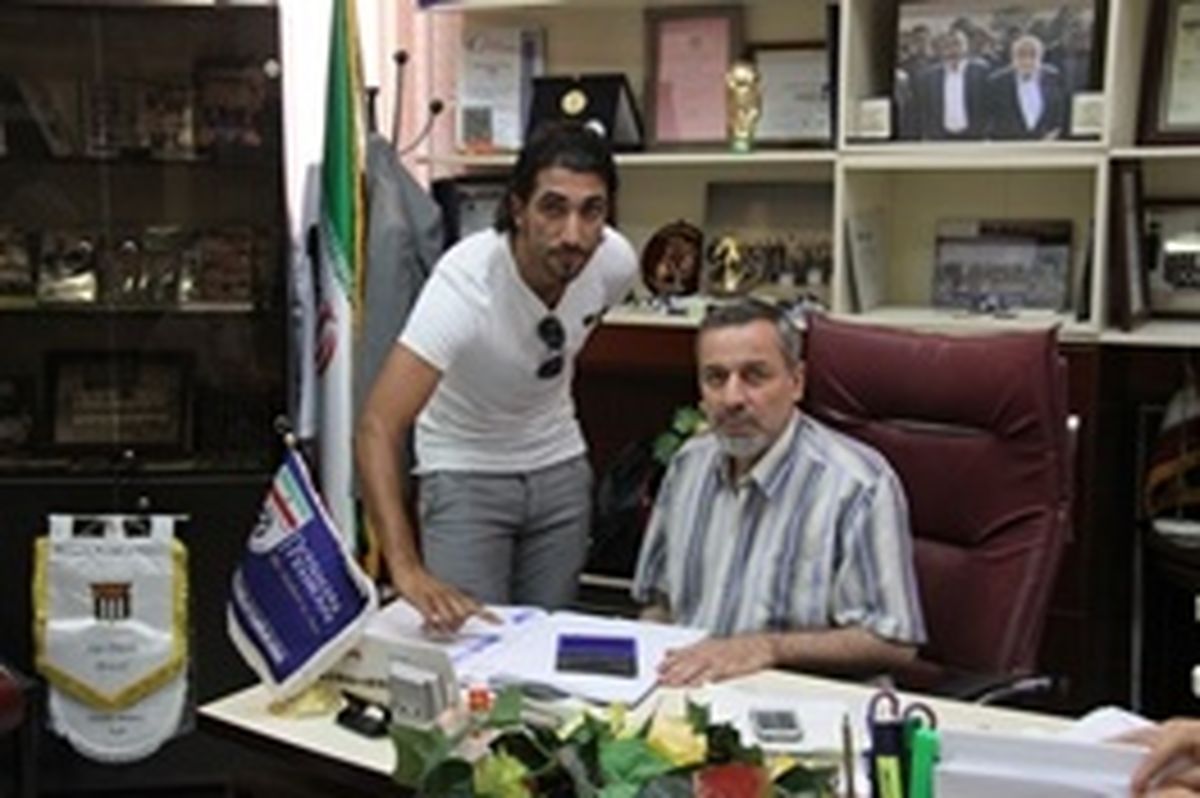 نخستین حاشیه جاسم کرار برای استقلال/پولم را ندهید بازی نمی کنم!