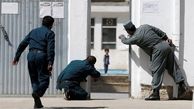 بهت‌ زدگی کودک افغان در لحظه حمله تروریست‌ها/عکس