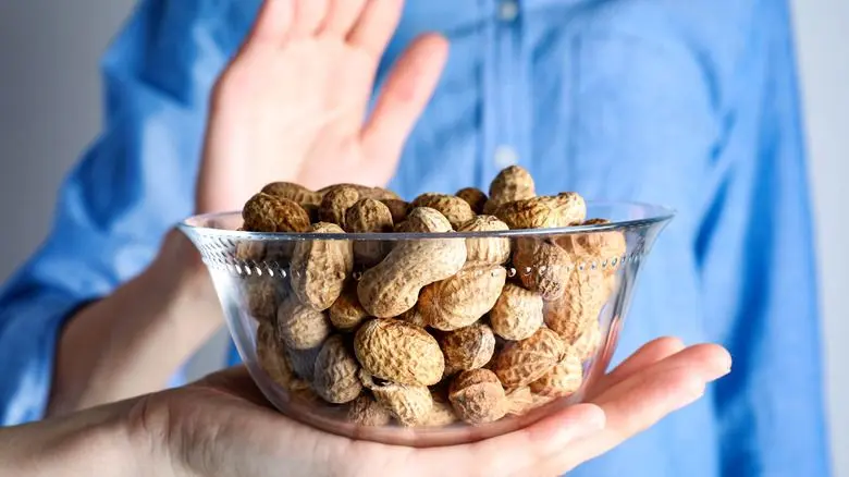 ممنوعیت خوردن آجیل