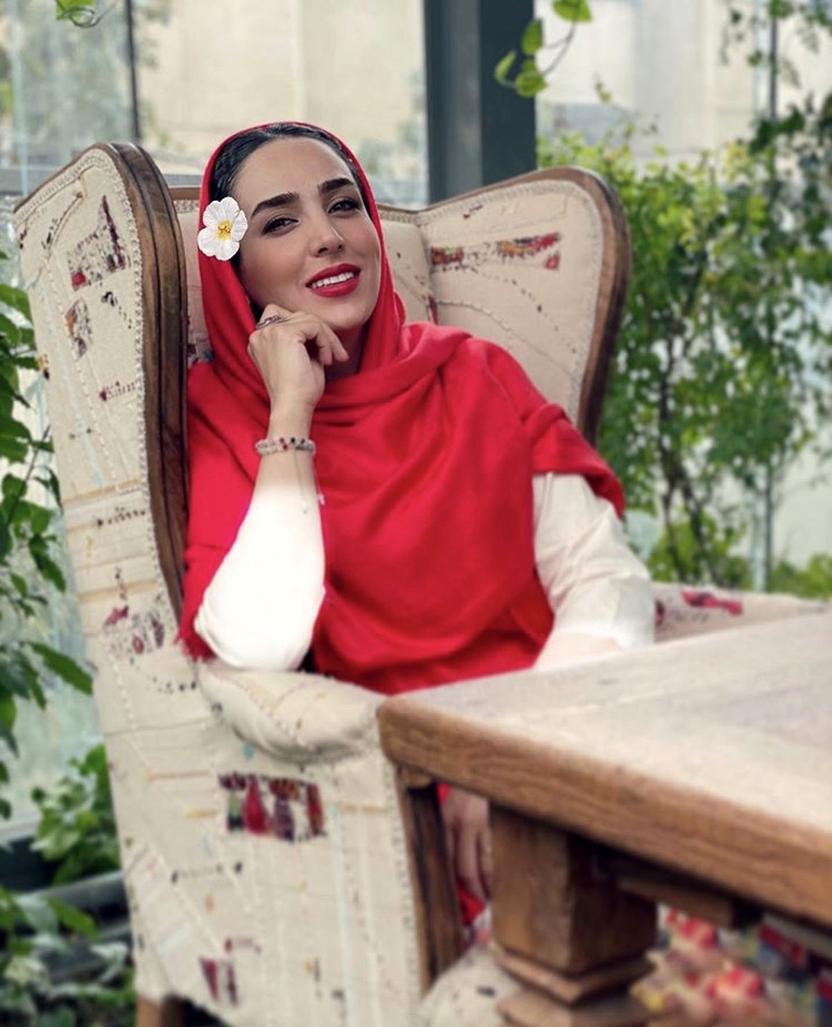 سوگل طهماسبی در کافه + عکس