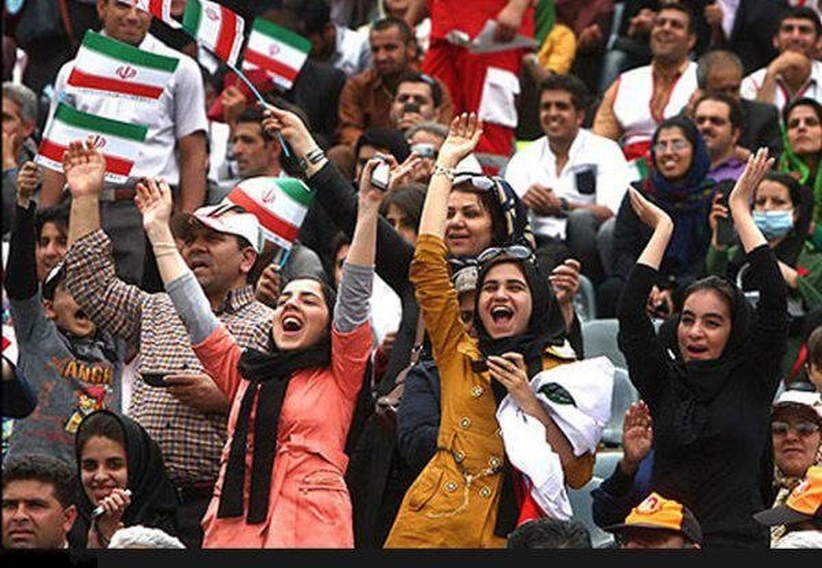 حضور خانواده‌ها در ورزشگاه آزادی+فیلم