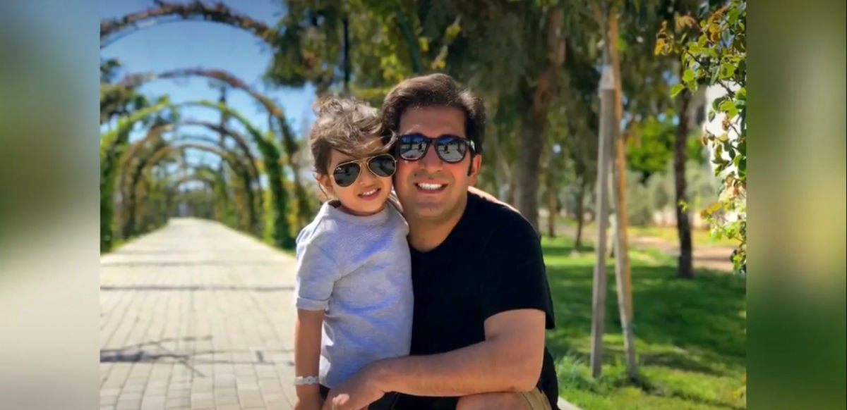 وحید شیخ زاده در کنار پسر کوچکش + عکس