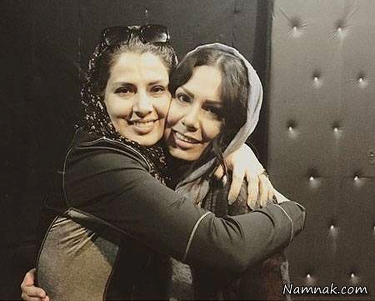 عکس عاشقانه بازیگر روزگار جوانی و خواهرش