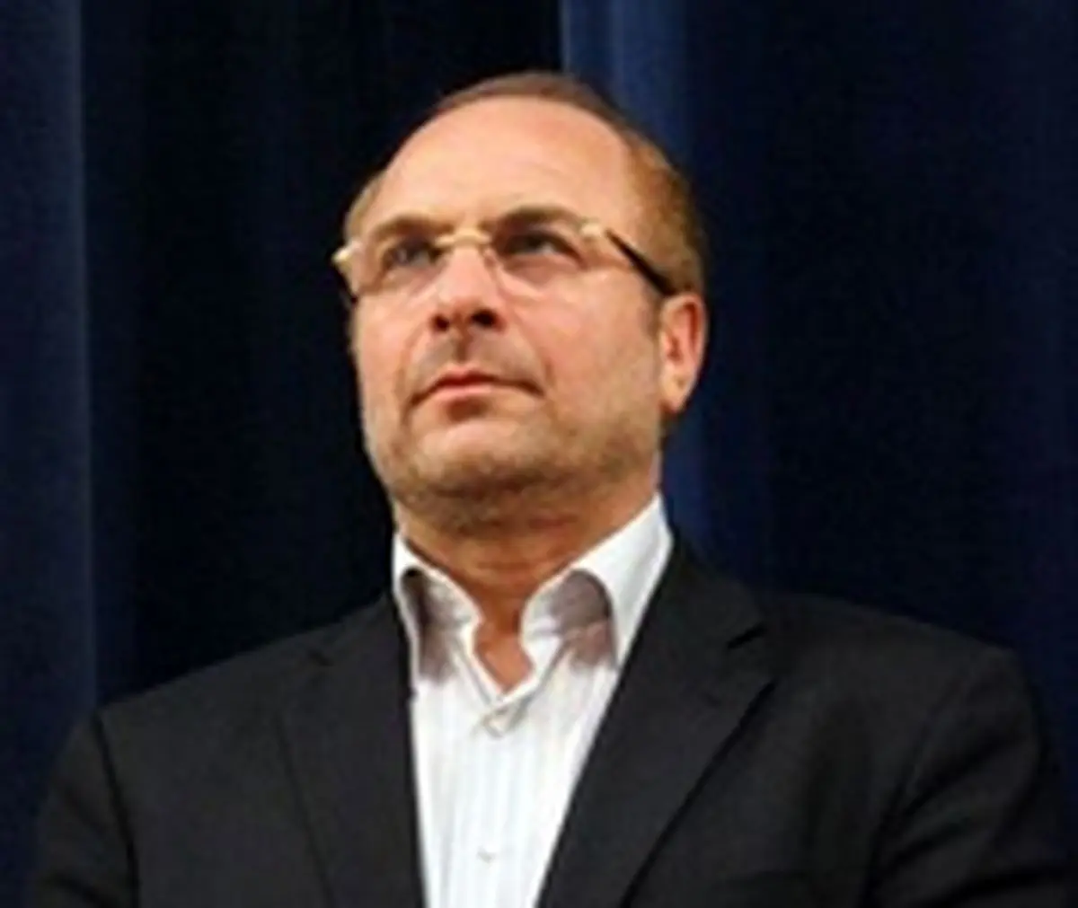 پیشرفت کشور در گرو تلاش دو قشر دانشگاهی و کارگر است