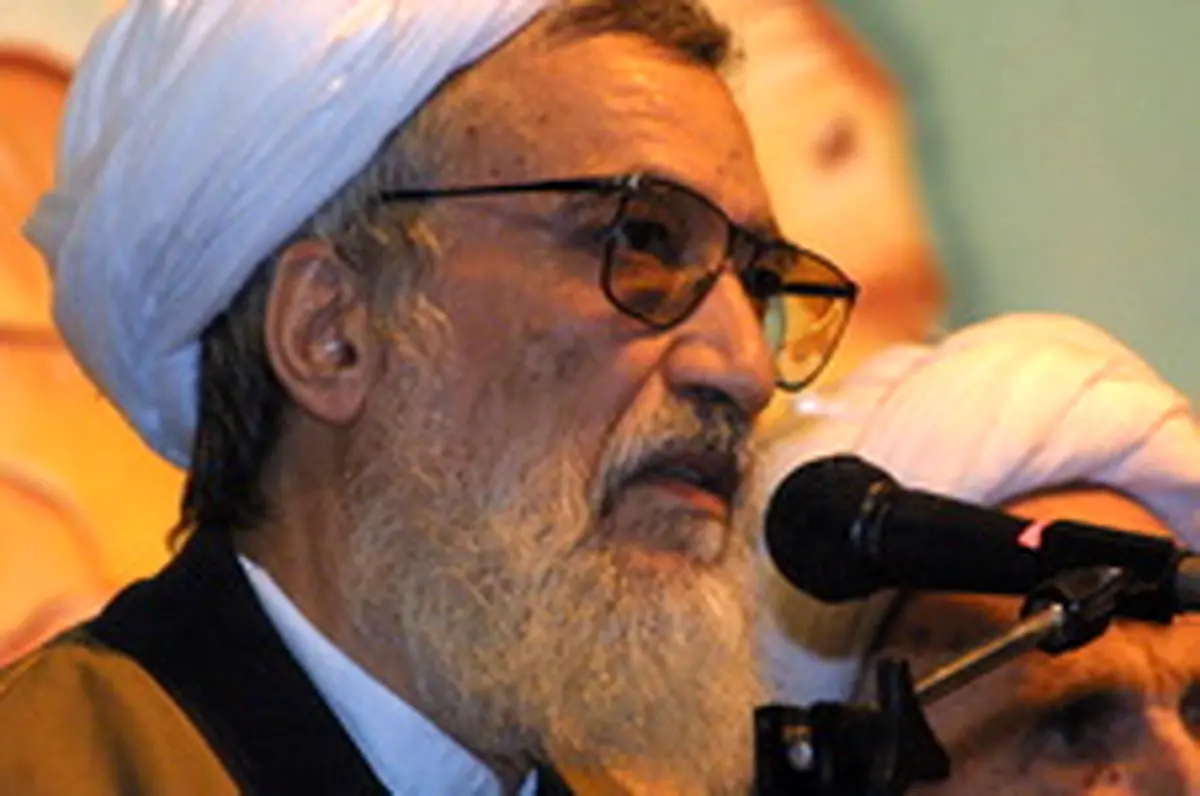 عیادت رئیس مجلس از آیت الله موحدی کرمانی