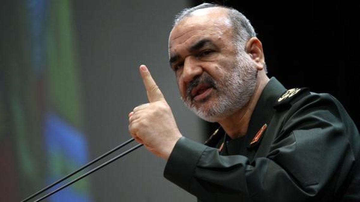 سردار سلامی: یک سال و نیم اخیر را در فضای جنگ با دشمن به سر بردیم
