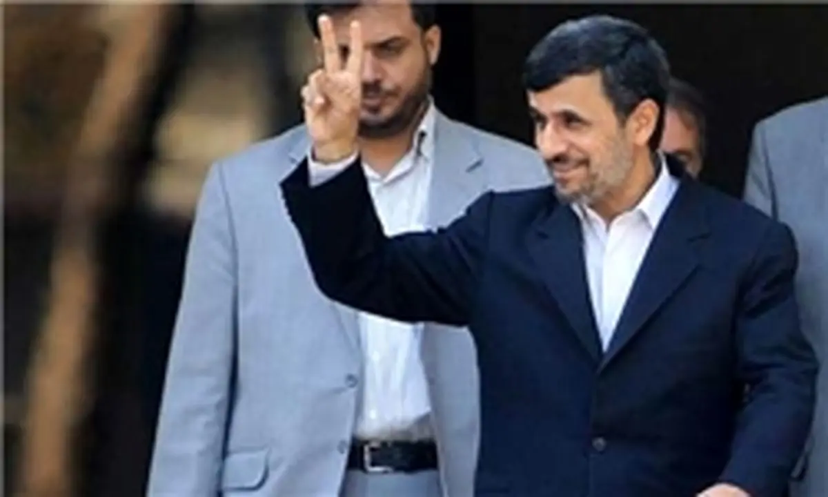 بازدید احمدی‌نژاد از پروژه سینمایی «رنج و سرمستی»