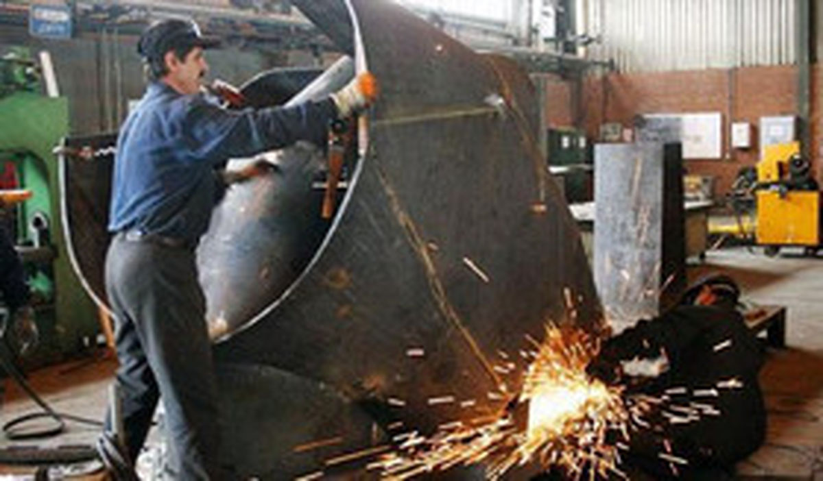 نزدیک شدن دستمزد کارگران به خط فقر و تورم
