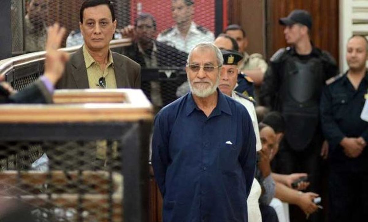تایید حکم حبس ابد رهبر اخوان‌المسلمین مصر

