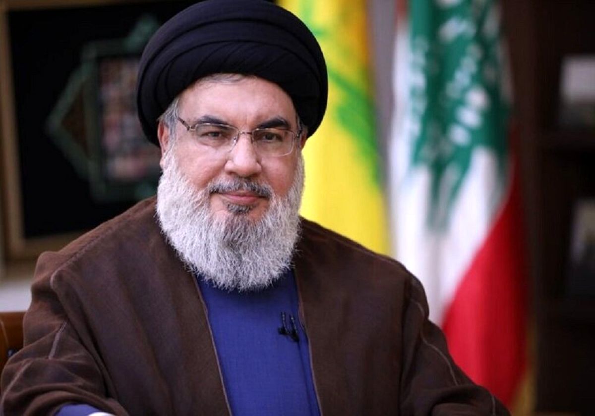 خداحافظی تلخ پدر شهید نصرالله با فرزند شهیدش + عکس