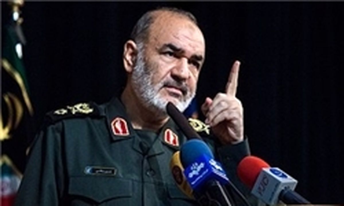 سردار سلامی: دشمن باید از قدرت ما وحشت کند