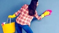 تمیز کردن کاغذ دیواری با چند ترفند طلایی | اینطوری کاغذ دیواری رو بشورید تا آسیب نبینه