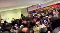 با هجوم طرفداران آرش و مسیح مردم زیر دست و پا ماندند + عکس