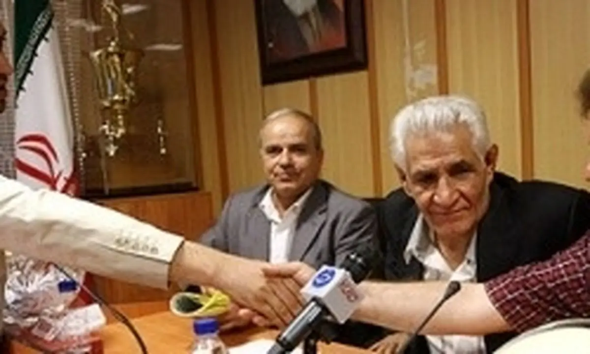 کاظمی: انجام بیش از سه تعویض در یک مسابقه رسمی غیرقانونی است