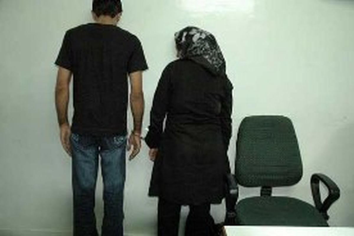 زوج جاعل سر تامین اجتماعی کلاه می گذاشتند