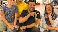 پویا امینی با همسر و پسرش در کنار حامد بهداد+عکس