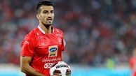 خروج ماهینی با کمک بازیکنان پرسپولیس از ورزشگاه +عکس و فیلم
