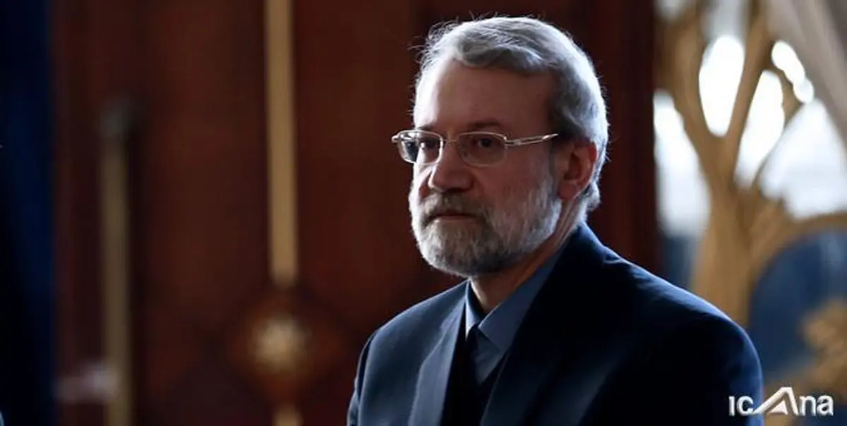 دکتر لاریجانی وارد قوچان شد / حضور در گلزار شهدای این شهرستان