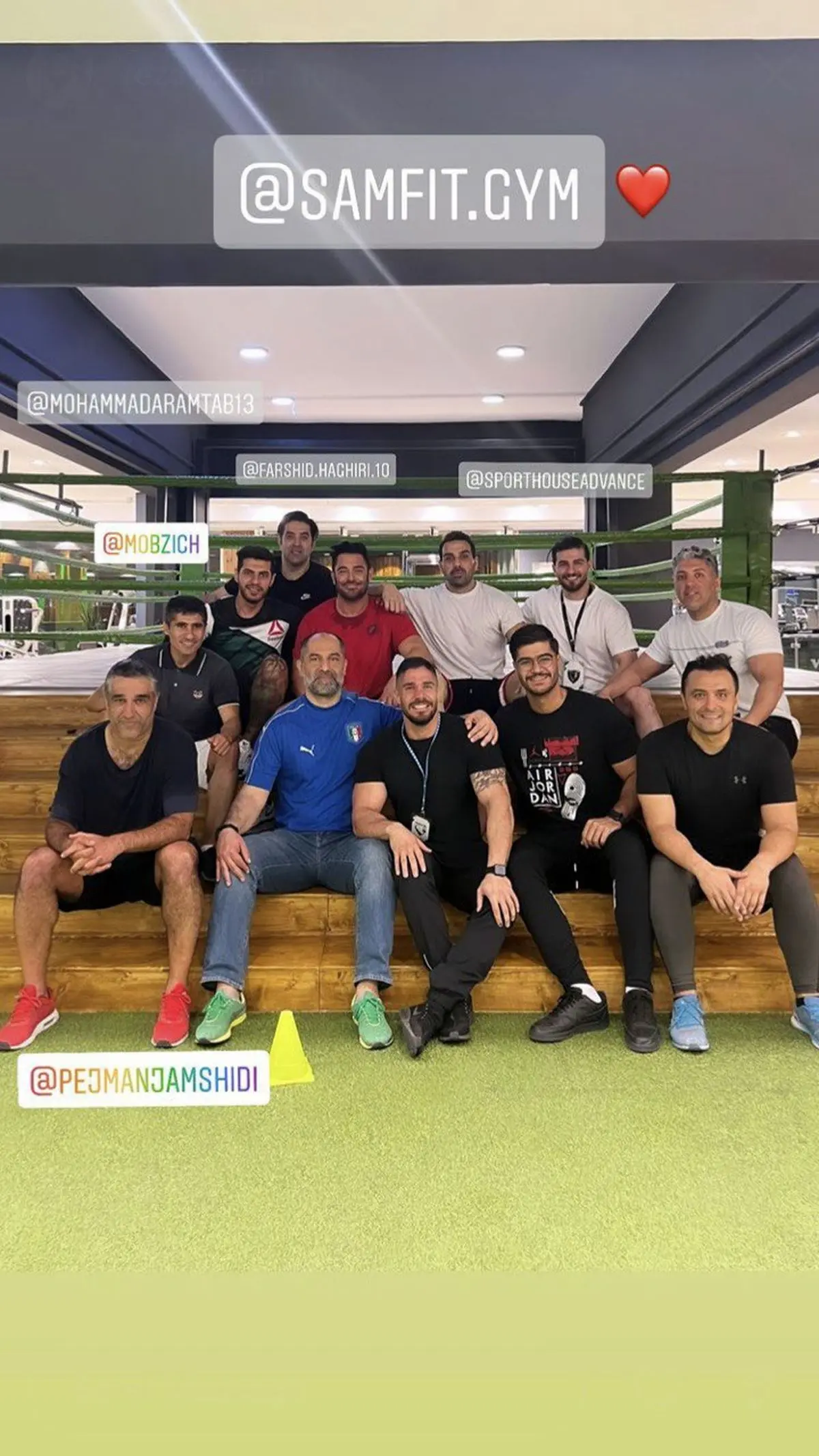 محمدرضا گلزار در کنار رفقای هیکلی اش!