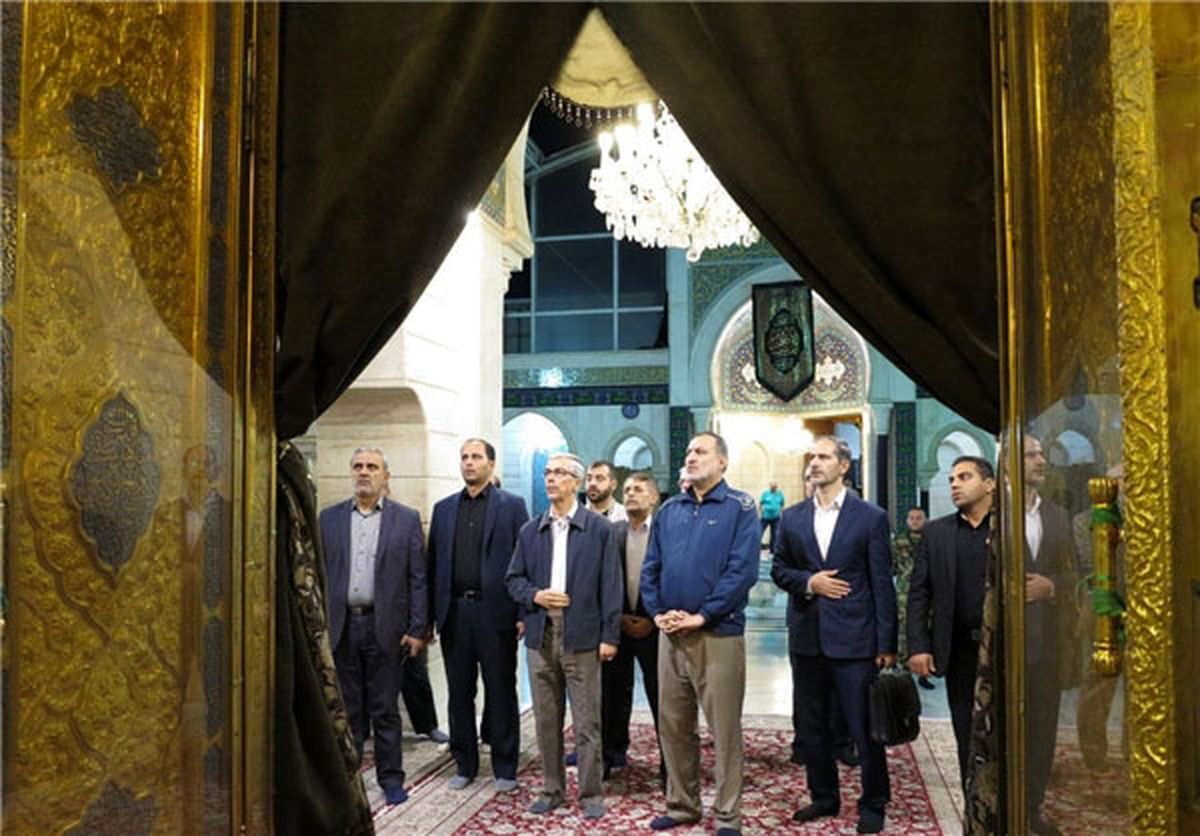 سرلشکر باقری حرم حضرت رقیه (س) را زیارت کرد/عکس