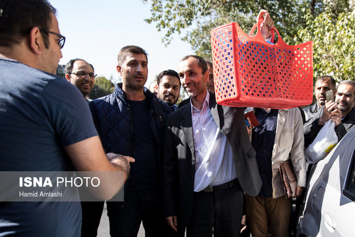 علت انتخاب زنبیل قرمز بقایی لو رفت!
