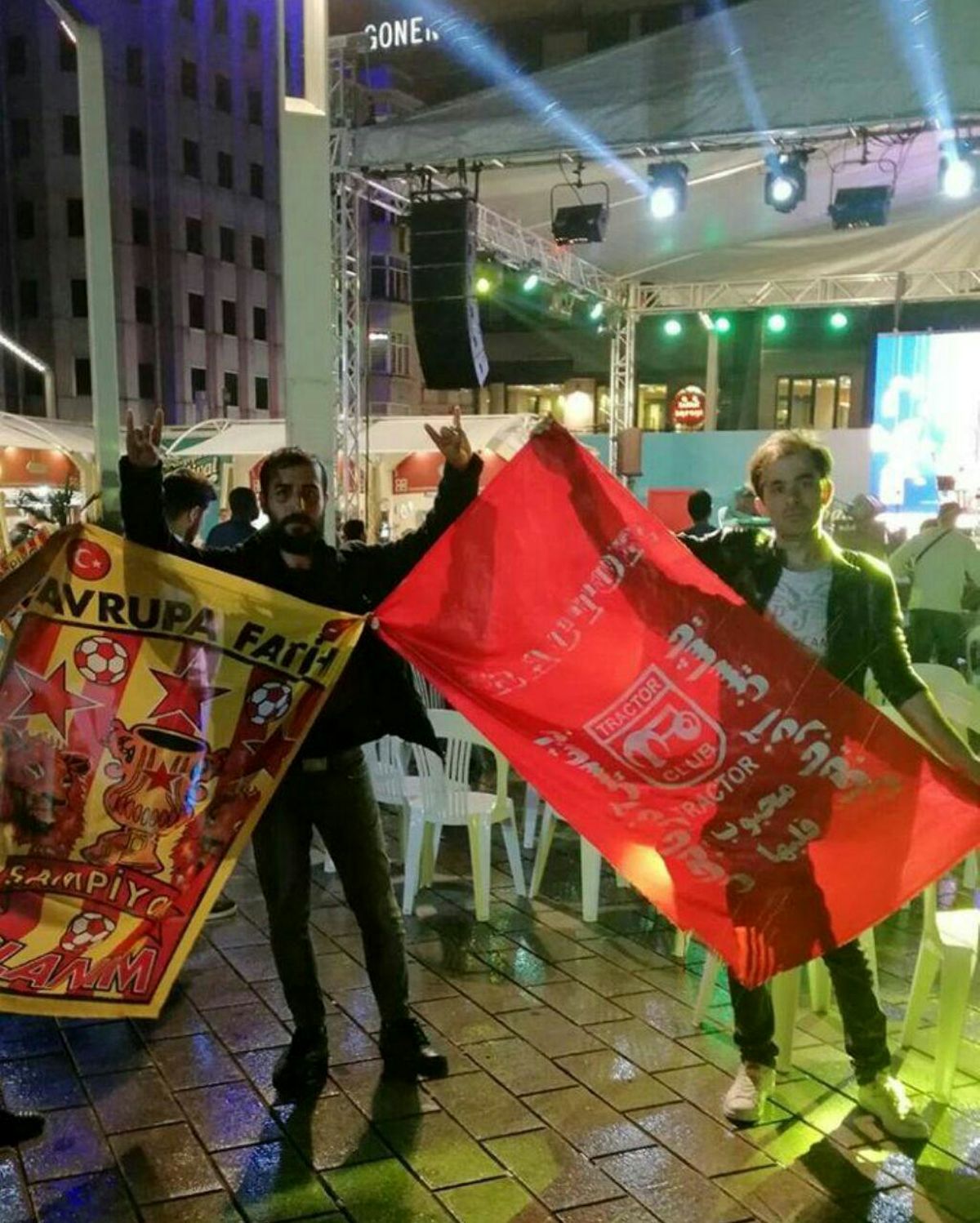 جشن قهرمانی تیم ترکیه ای با پرچم تراکتور