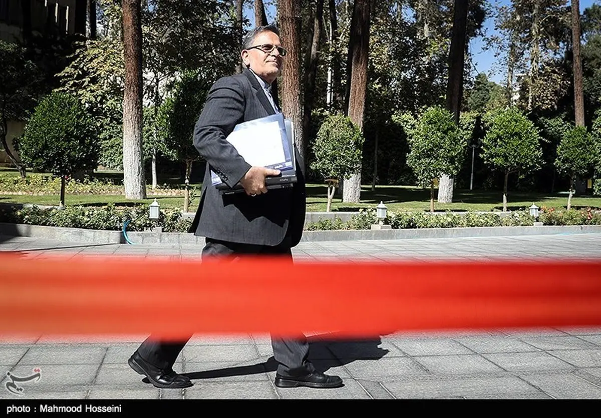 سیف از بانک مرکزی می‌رود؟