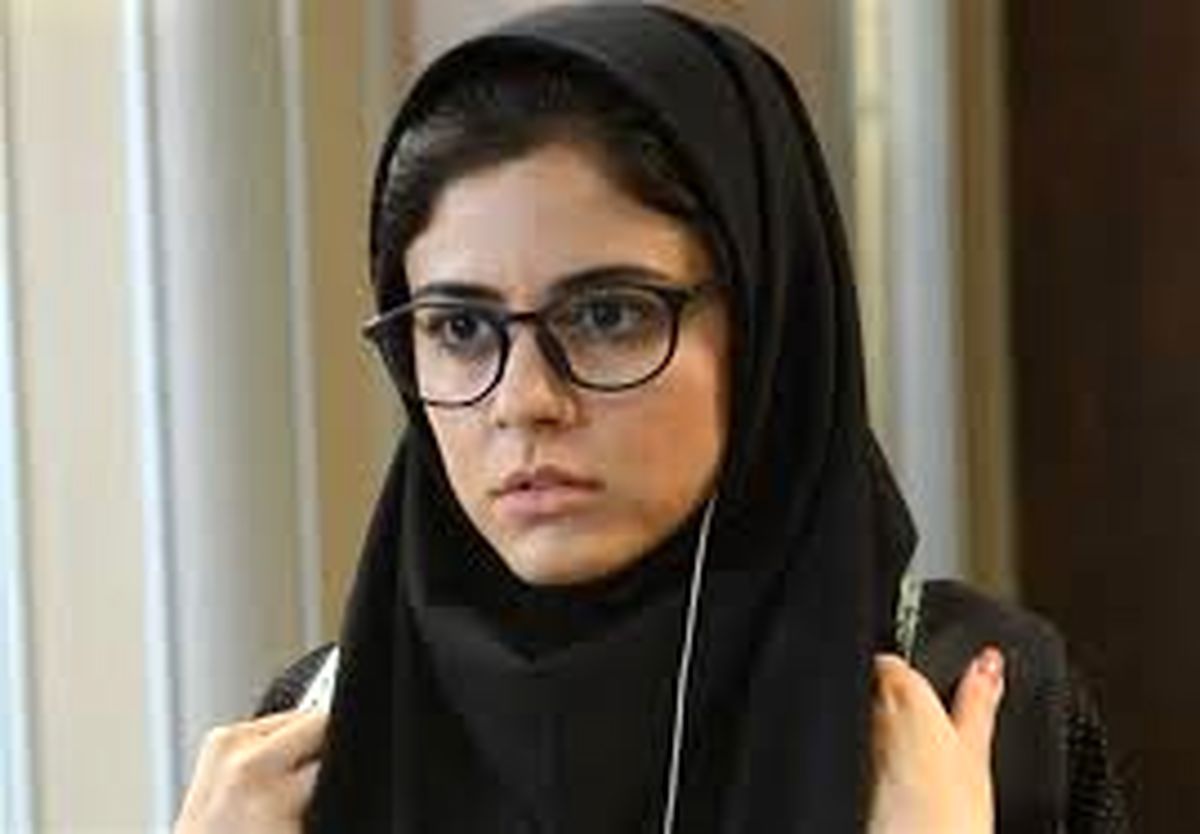 ماهور الوند در اتاق گریم