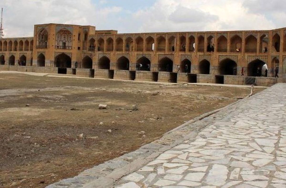 تونل سوم کوهرنگ با هدف تامین بخشی از آب زاینده‌رود احداث شد