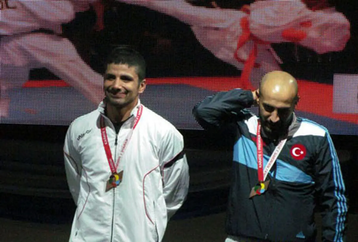 مهاجرت الهامی به آلمان قانونی  بود؟