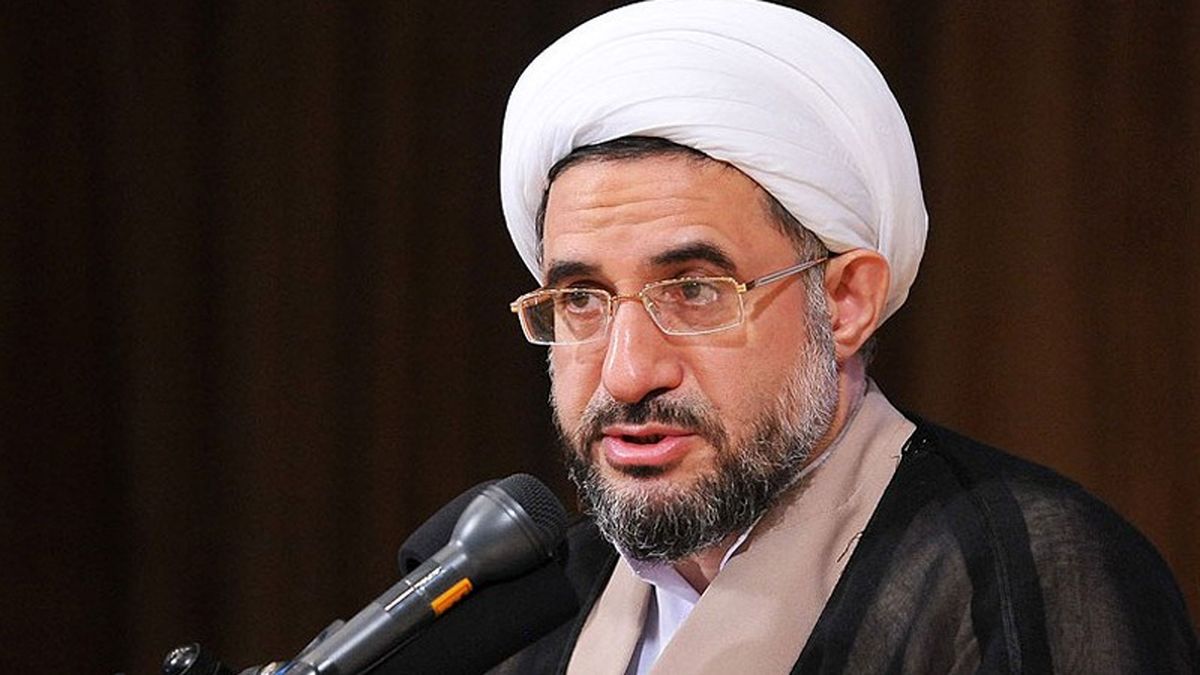 ایران اساس و محور وحدت در جهان اسلام است