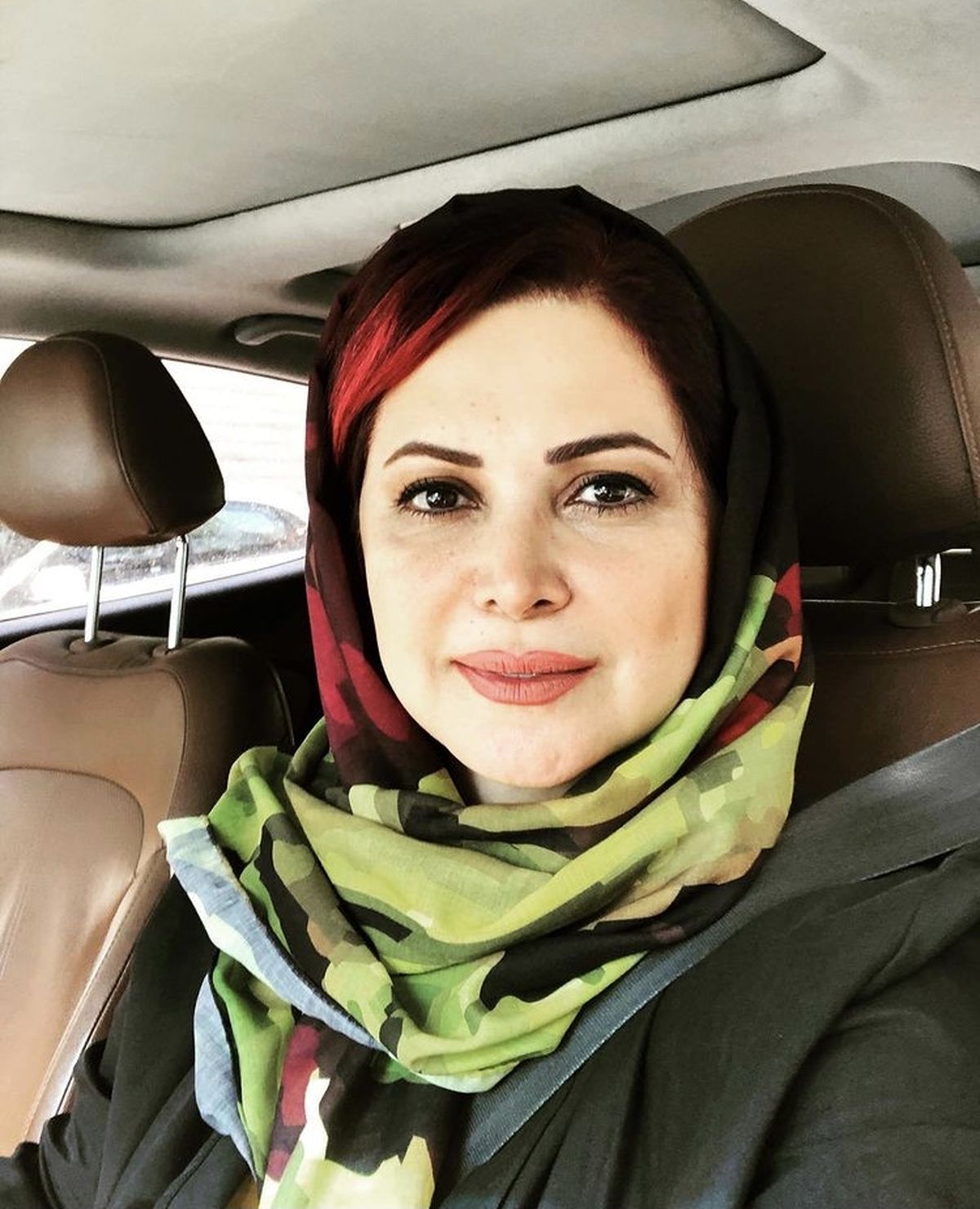 کمند امیرسلیمانی در ماشین شخصی اش + عکس