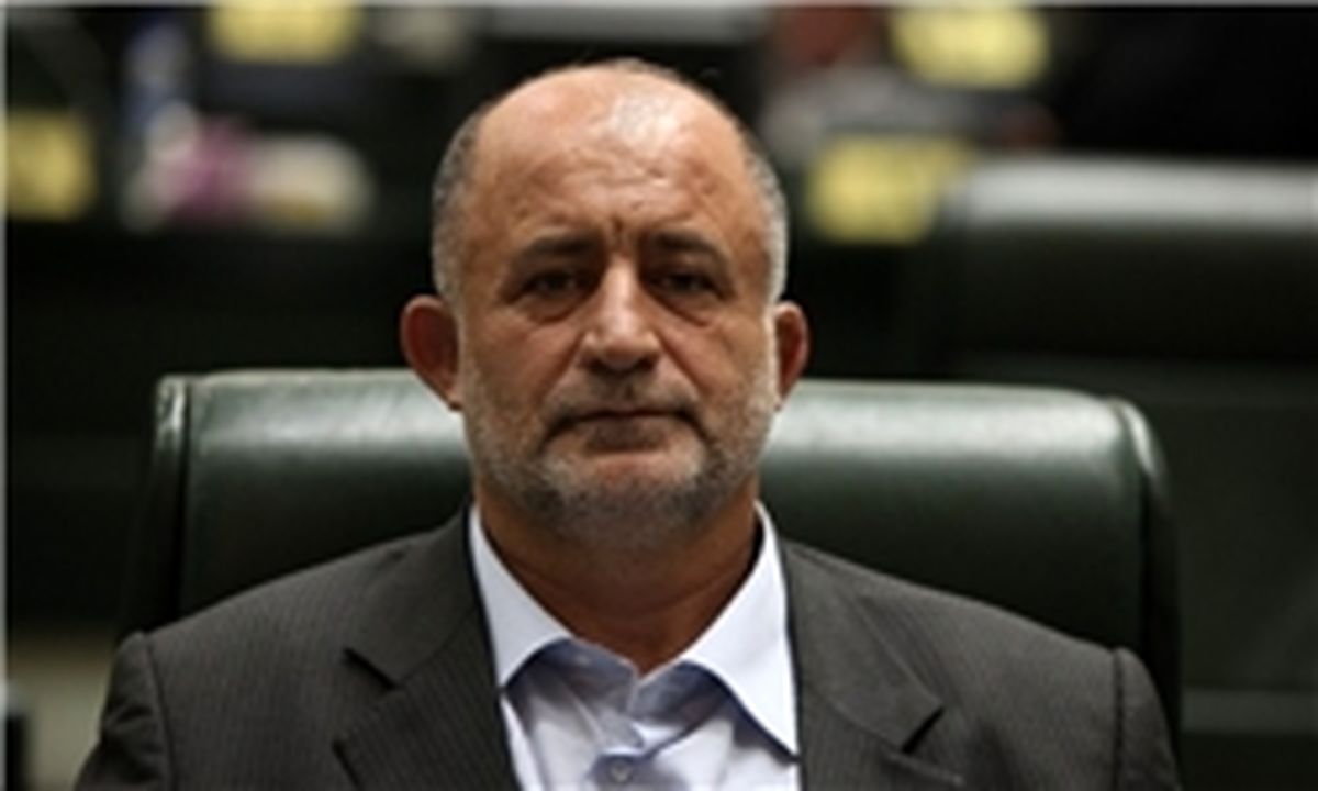 قاضی‌پور: دولت لایحه 3 فوریتی برای حقوق‌ نجومی بدهد