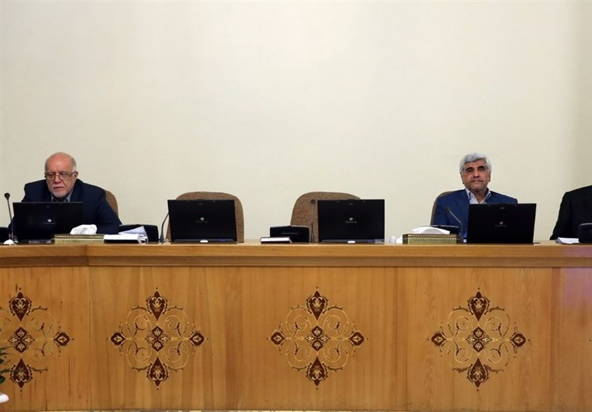 انتقاد حزب ندای ایرانیان از پیرسالاری دولت