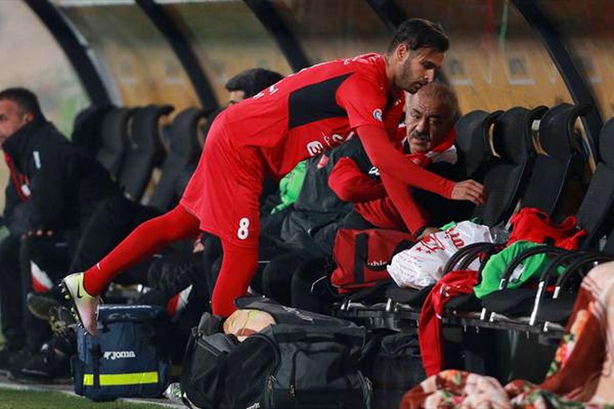 حضور بازیکن الوصل در رختکن پرسپولیس!