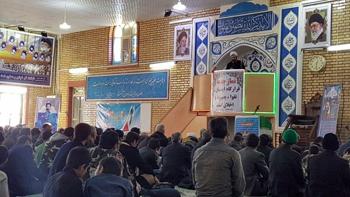 امام جمعه فشافویه: حرکت مردم در نهم دی‌ماه سال 88 انقلاب را بیمه کرد 