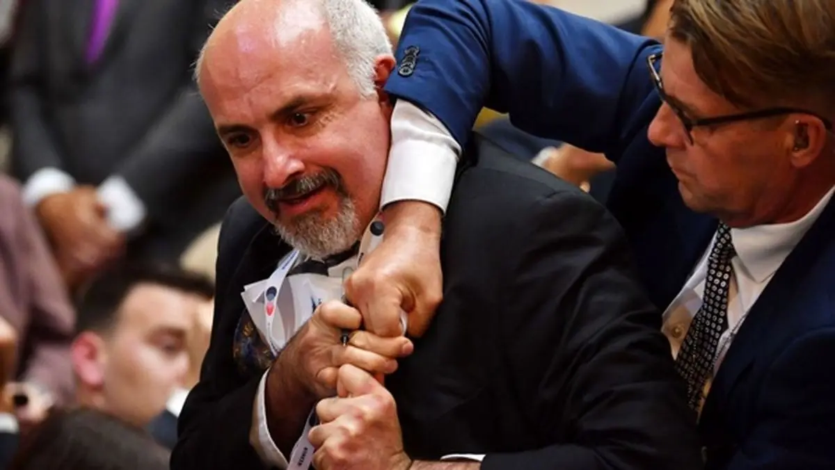 حرکت خبرنگار ایرانی که جنجال به پا کرد!