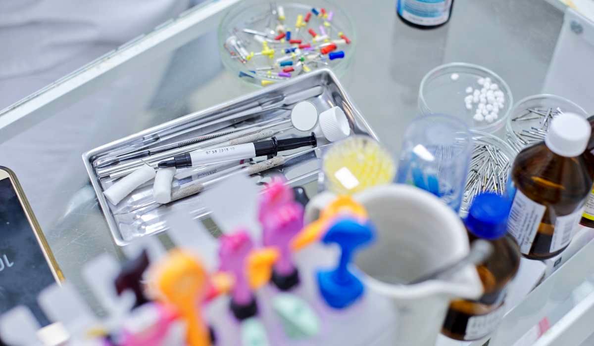 راهنمای خرید بهترین کامپوزیت‌های دندان از نظر کیفیت و قیمت