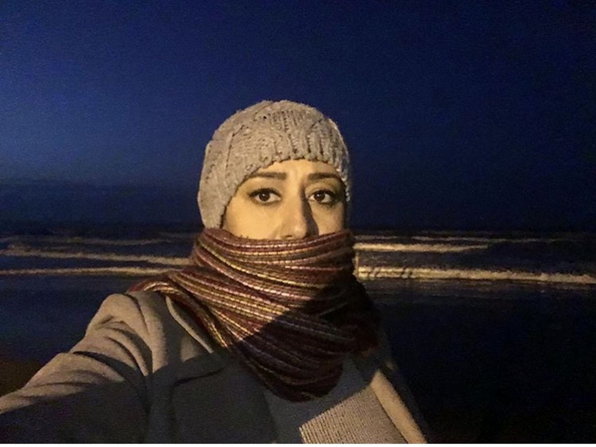شب گردی خانم بازیگر لب ساحل + عکس