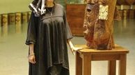 تیپ عجیب گلشید بحرایی در یک گالری + عکس