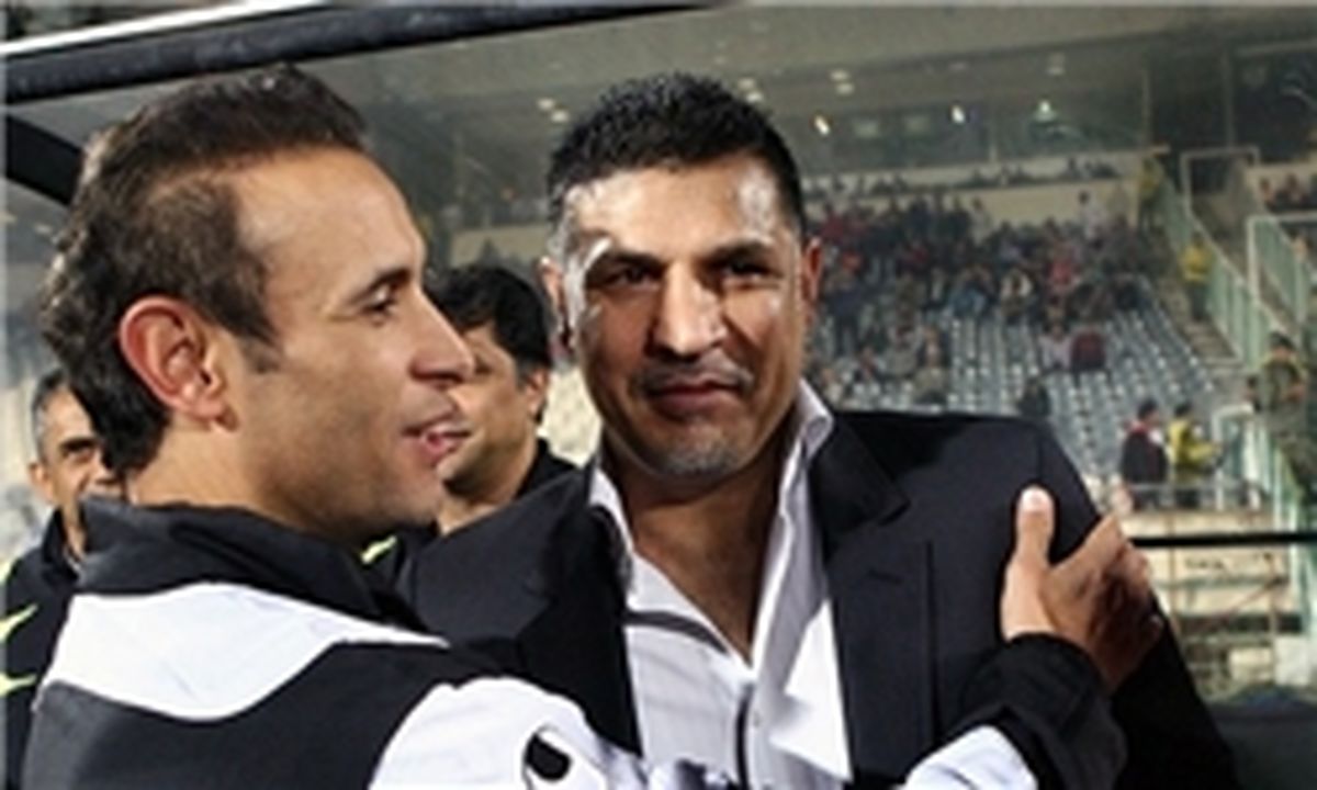 دیدار پرسپولیسی‌ها با علی دایی در فرودگاه مهرآباد
