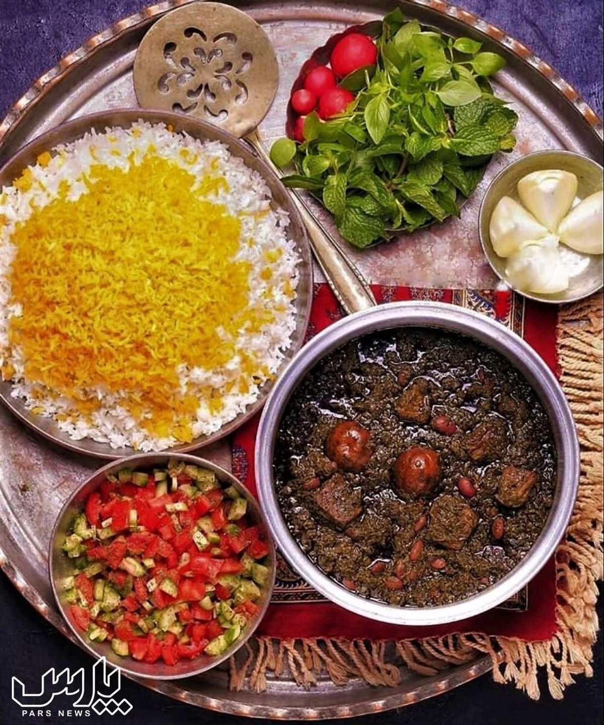 طرز تهیه خورش قورمه سبزی خوشمزه و مخصوص رستورانی