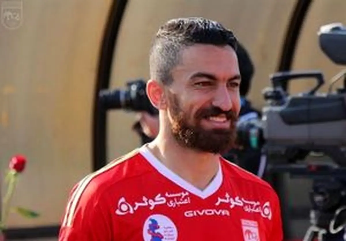 منصوریان به دنبال جذب مدافع تراکتورسازی